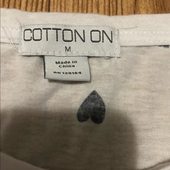 Cotton On brand Tee Heart print design size medium - Picture 2 of 2